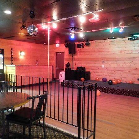 Casey'S Inn Lac du Bonnet Εξωτερικό φωτογραφία
